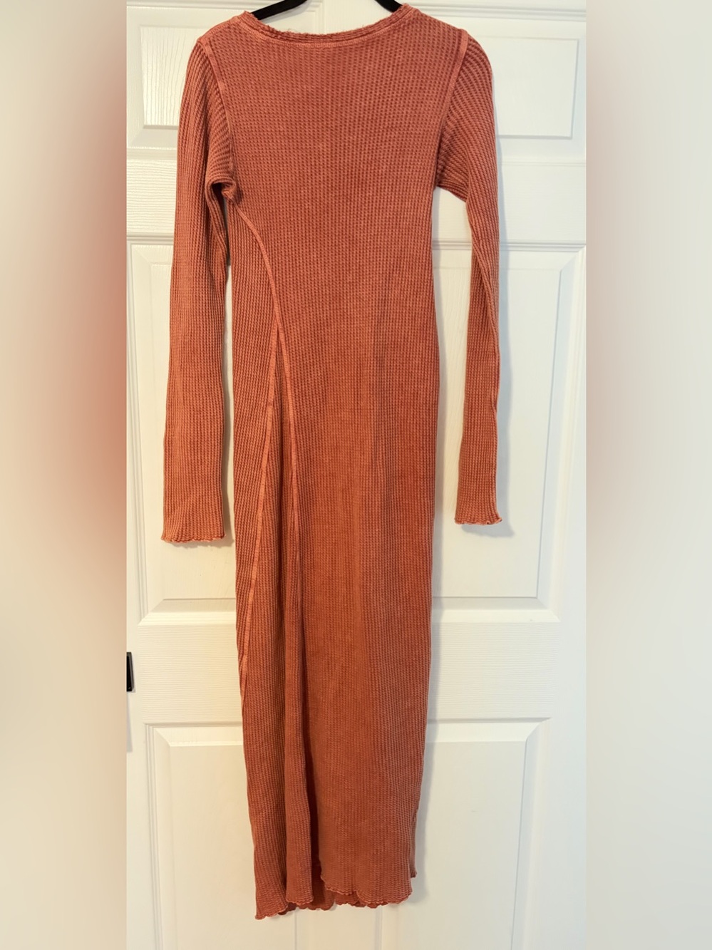 Free People Long Sleeve Maxi Knit Dress in Rust Orange. + A GIFT 🎁 - Picture 5 of 6